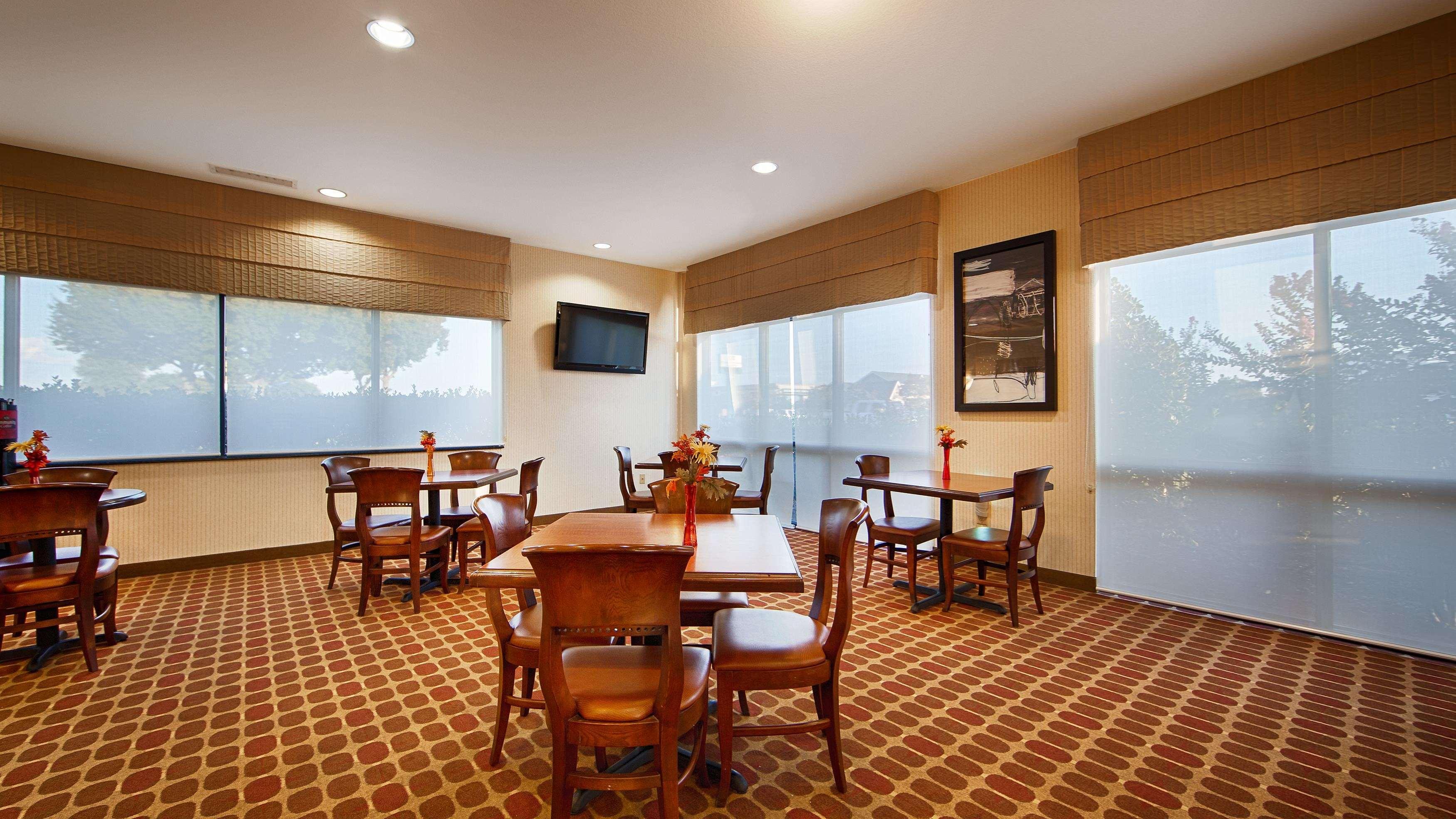 Best Western Plus Castlerock Inn&Suites Bentonville Exterior foto